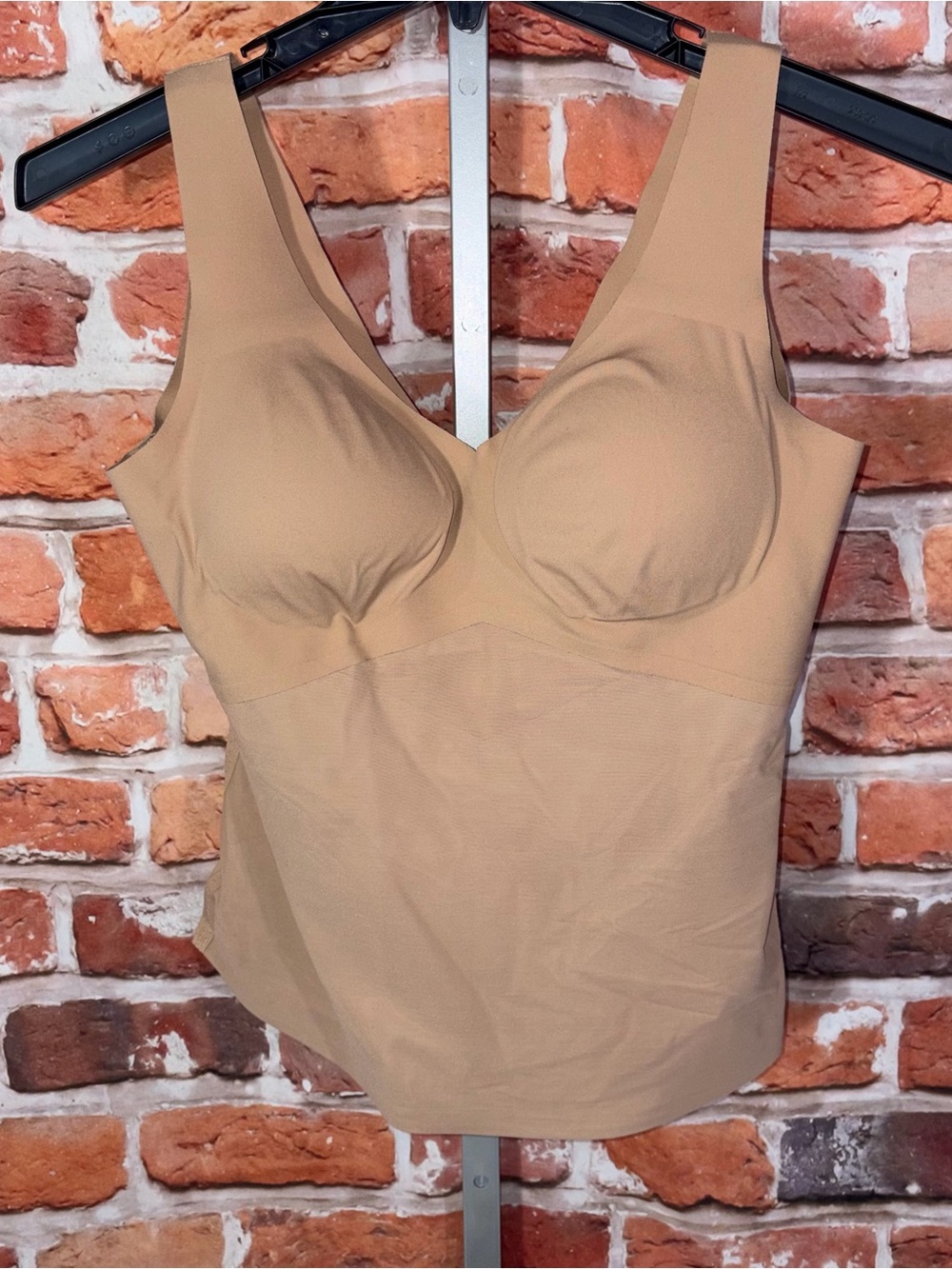 Honeylove Seamless Nude Shaping Camisole with Built-In Cups XL